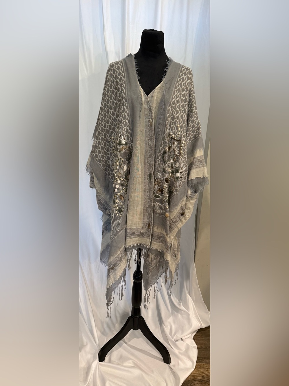 Aratta Silent Journey “Her Way” Poncho